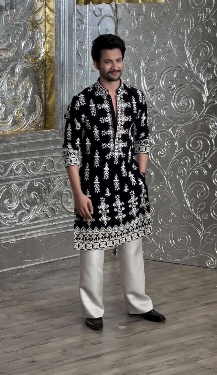 Black Velvet Kurta with Detailed Embroidery