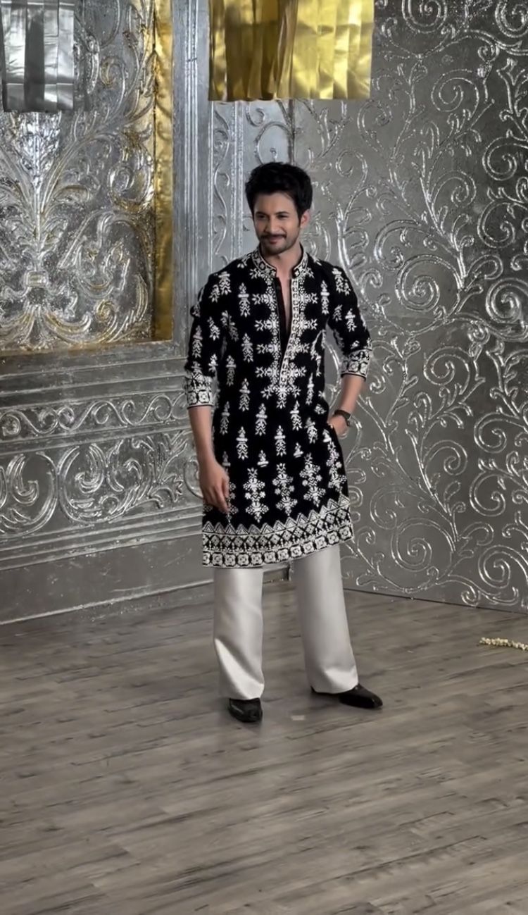 Black Velvet Kurta with Detailed Embroidery