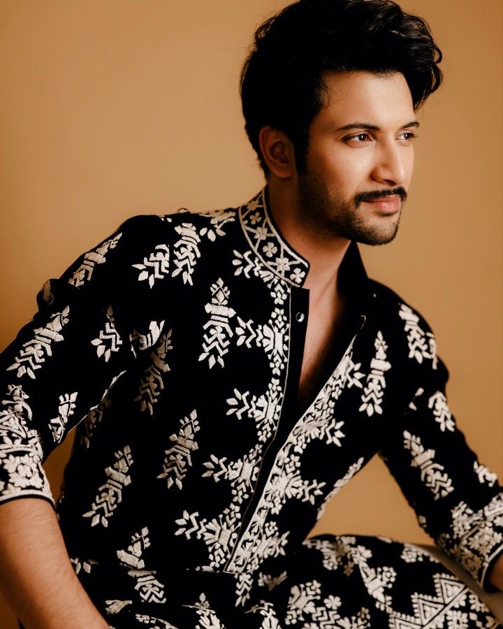 Black Velvet Kurta with Detailed Embroidery