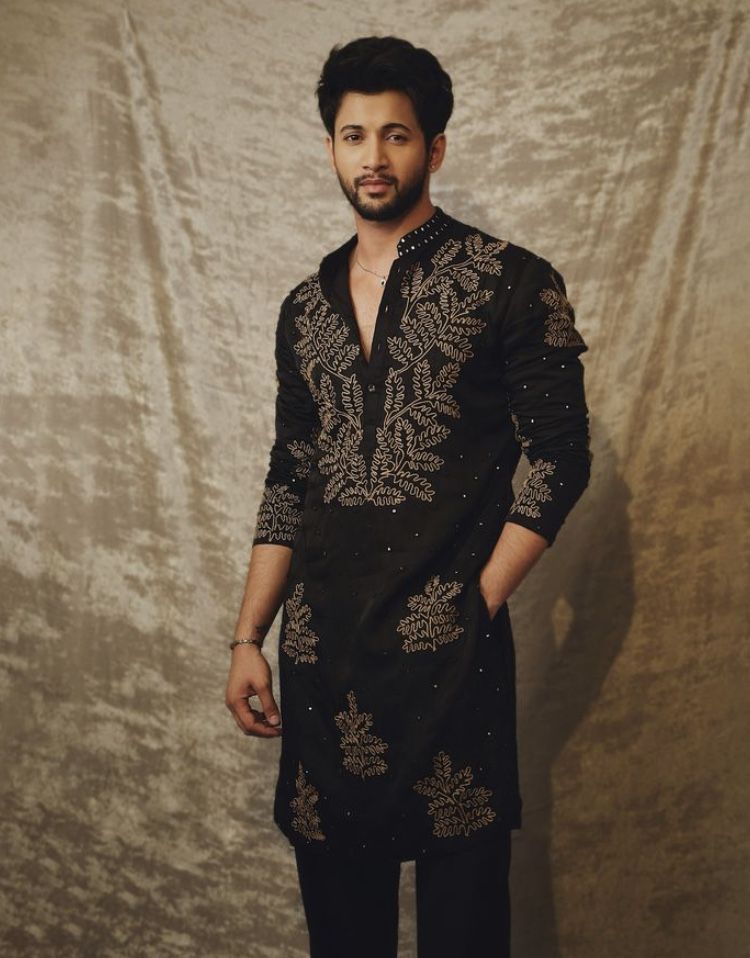 Elegant Black Kurta for Men – Perfect for Weddings & Festivals