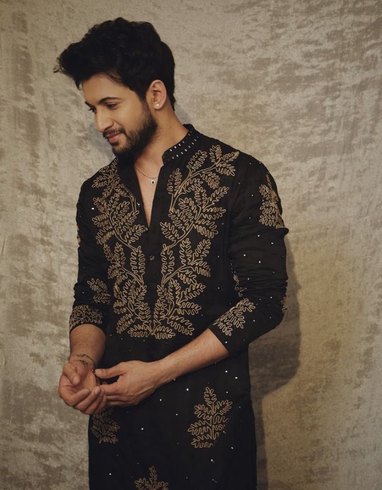 Elegant Black Kurta for Men – Perfect for Weddings & Festivals