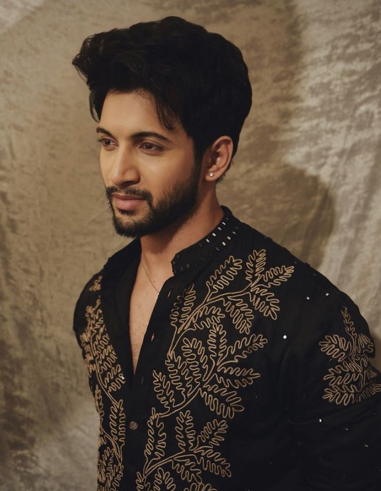 Elegant Black Kurta for Men – Perfect for Weddings & Festivals