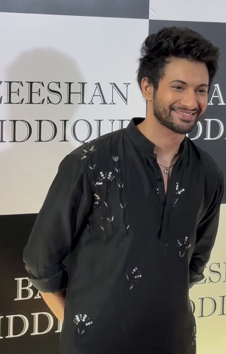 Stylish Black Kurta for Men – Minimal & Classy Design
